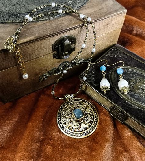 tudor accessorise dictionary|tudor style necklaces.